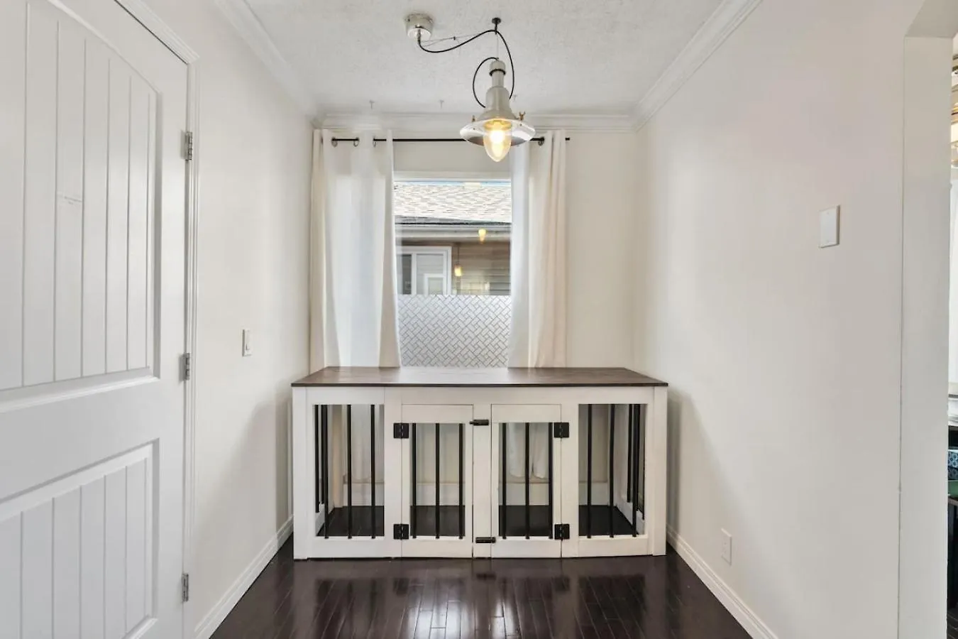 Holiday home Cozy Modern Pet Friendly Homes Calgary