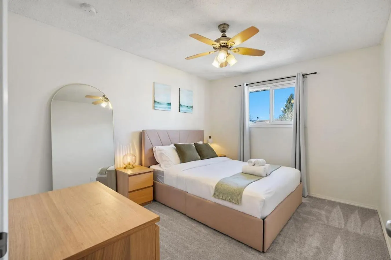 Cozy Modern Pet Friendly Homes Calgary 0*,  Canada